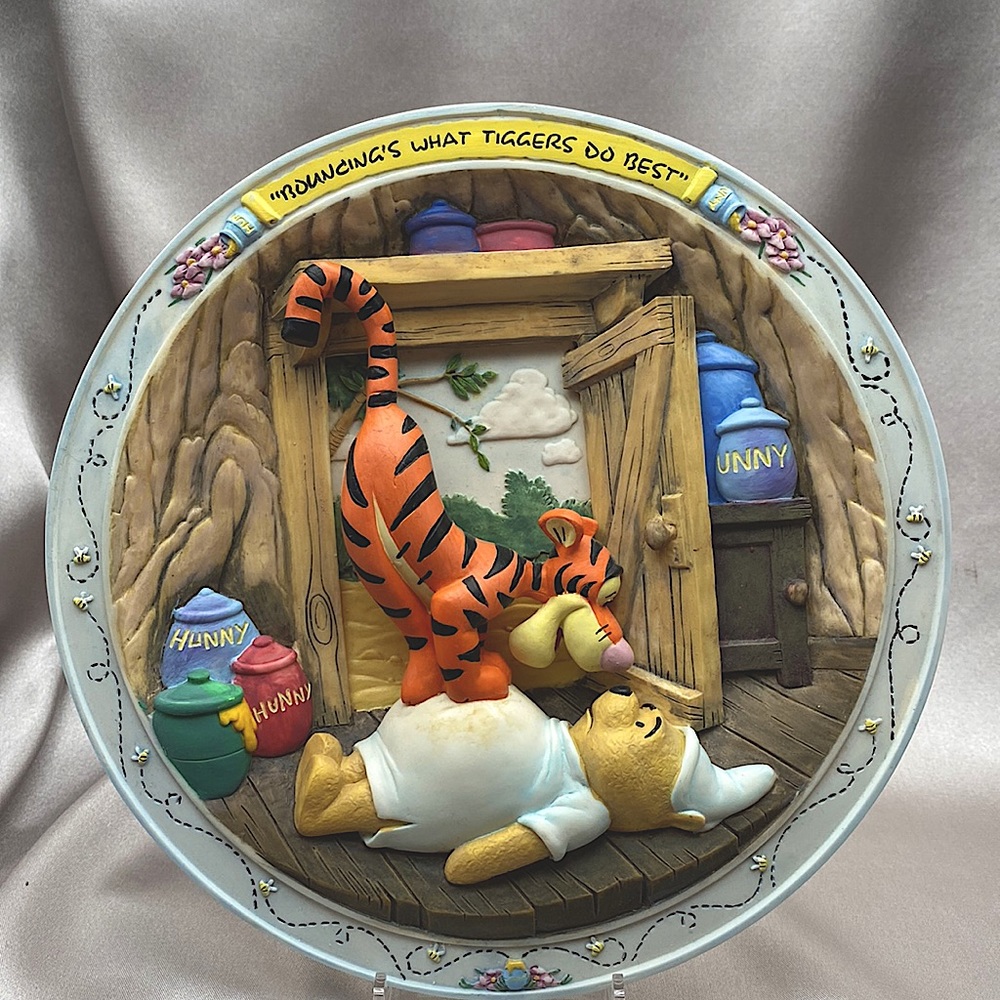 Winnie the Pooh and Friends Collection 3D Plate by the Bradford exchange